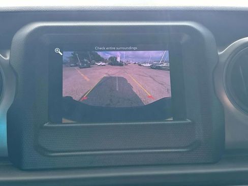 Used 2023 Jeep Gladiator Sport w/ Trailer Tow Package image 31