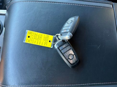 Used 2018 Ford F350 Platinum w/ Platinum Ultimate Package image 30