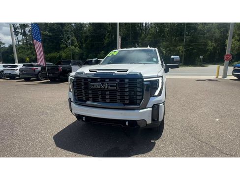 Used 2024 GMC Sierra 2500 Denali Ultimate AWD/4WD image 7