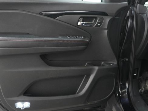 Used 2019 Honda Ridgeline Black Edition image 17