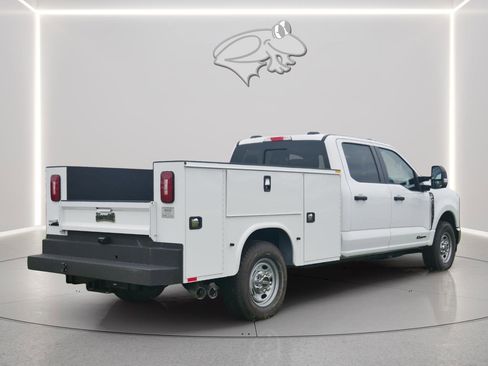 New 2025 Ford F250 XL w/ XL Chrome Package RWD image 7