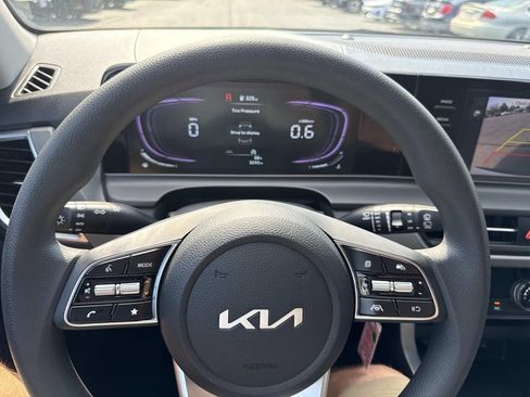 Used 2025 Kia Seltos LX AWD/4WD image 27