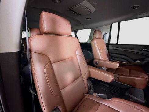 Used 2019 Chevrolet Suburban Premier w/ Premier Plus Edition AWD/4WD image 33