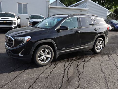 Used 2018 GMC Terrain SLE w/ Driver Convenience Package AWD/4WD image 2
