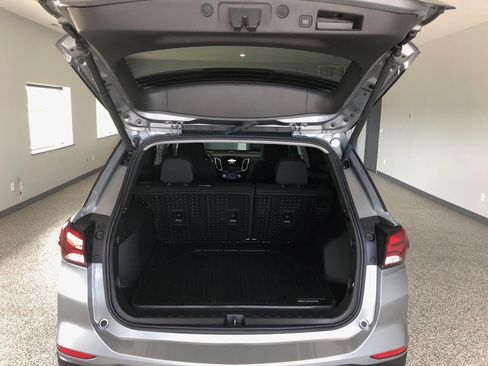 Used 2024 Chevrolet Equinox LT AWD/4WD image 10