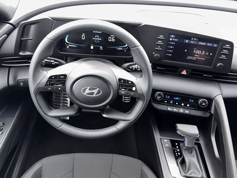 New 2026 Hyundai Elantra SEL Sport FWD image 17