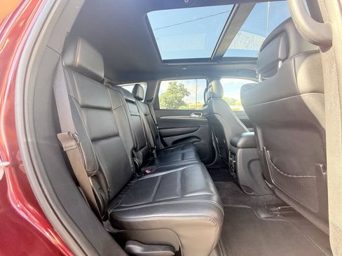 Used 2017 Jeep Grand Cherokee Limited w/ Luxury Group II AWD/4WD image 16