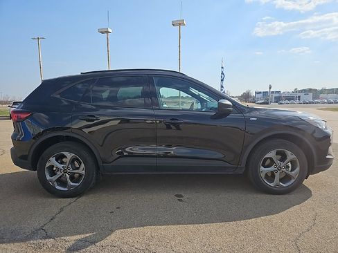 Used 2025 Ford Escape ST-Line image 4