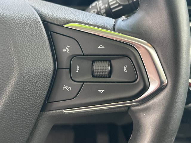 Used 2025 Chevrolet Trax ACTIV w/ Sunroof Package FWD image 20