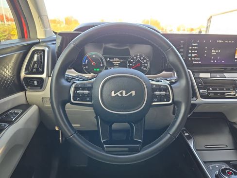 Certified 2022 Kia Sorento EX w/ Panoramic Sunroof Package image 23