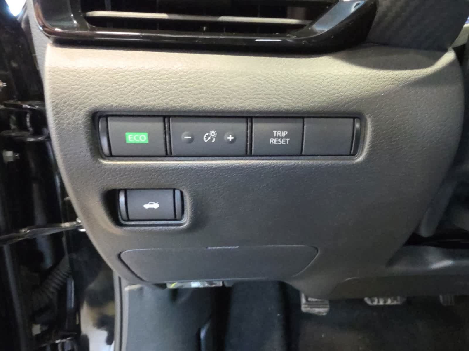 Used 2025 Nissan Sentra SV FWD image 16