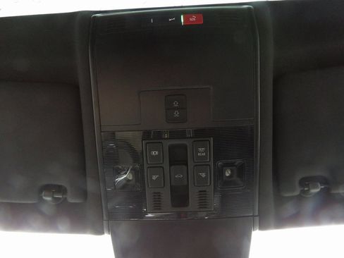 Used 2022 Volkswagen Tiguan SEL R-Line image 29