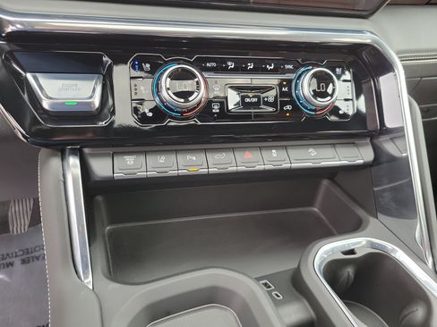 Used 2025 GMC Sierra 2500 Denali Ultimate AWD/4WD image 30