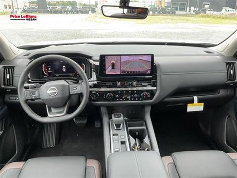 New 2026 Nissan Pathfinder Platinum w/ Cargo Package FWD image 18