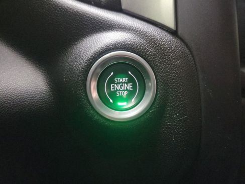 Used 2021 Chevrolet Silverado 2500 LT w/ Convenience Package image 24