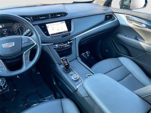 Certified 2025 Cadillac XT5 Premium Luxury image 24