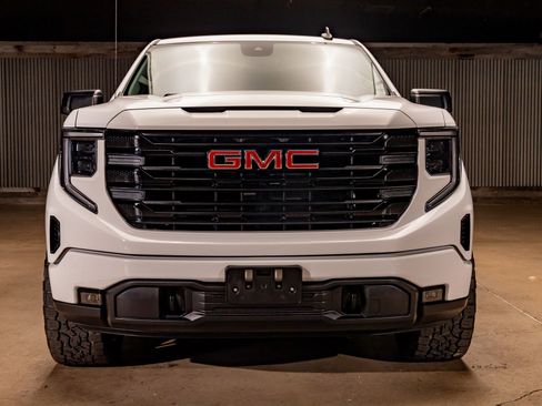 Used 2023 GMC Sierra 1500 Elevation image 2