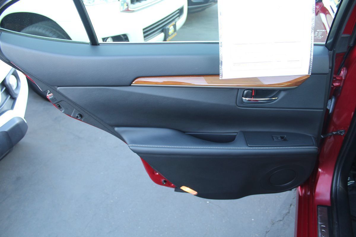 Used 2015 Lexus ES 300h w/ Navigation System Package FWD image 24