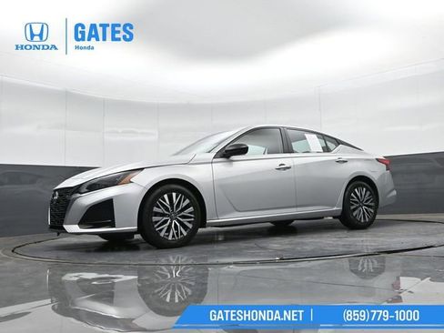 Used 2024 Nissan Altima 2.5 SV image 45