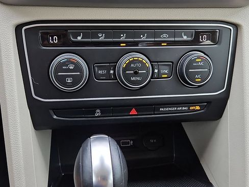 Used 2019 Volkswagen Atlas SE w/ Towing Package FWD image 27