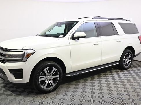 Used 2023 Ford Expedition Max XLT AWD/4WD image 2