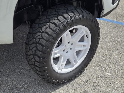 New 2026 Nissan Frontier SV w/ All-Weather Content Package AWD/4WD image 7