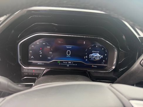 Certified 2025 Chevrolet Silverado 1500 LT AWD/4WD image 16