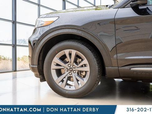 Used 2023 Ford Explorer XLT w/ Equipment Group 202A AWD/4WD image 28