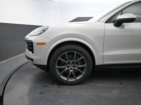 New 2025 Porsche Cayenne Coupe image 11