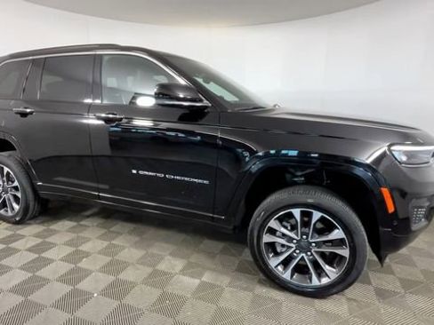 Used 2023 Jeep Grand Cherokee Overland w/ Luxury Tech Group IV AWD/4WD image 2