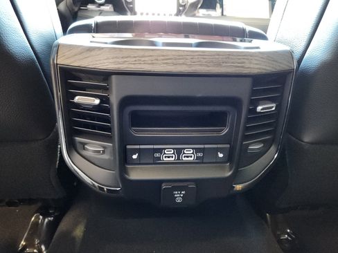 New 2025 RAM 2500 Limited image 32