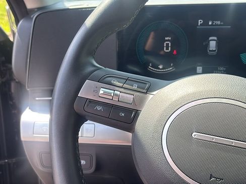 Used 2025 Hyundai Kona SEL AWD/4WD image 17