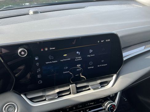 Used 2025 Chevrolet Equinox LT image 18