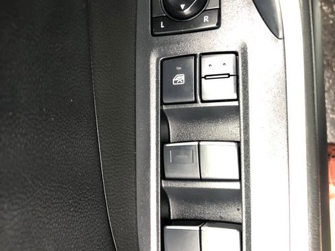 Certified 2020 Toyota RAV4 Limited image 23