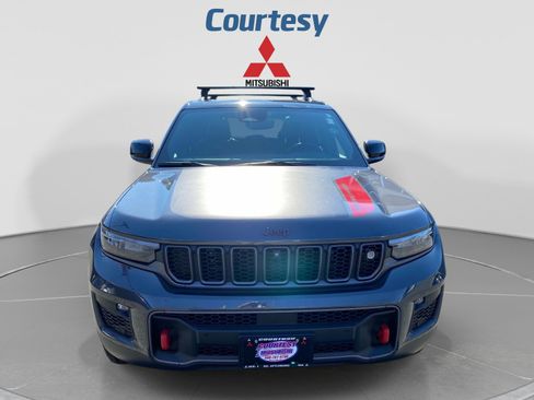 Used 2022 Jeep Grand Cherokee Trailhawk w/ ADV Protech Group II AWD/4WD image 11