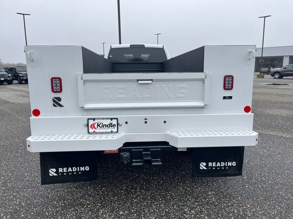 New 2025 RAM 5500 Tradesman AWD/4WD image 28
