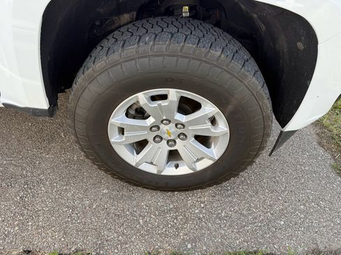 Used 2022 Chevrolet Colorado LT w/ Fleet Safety Package RWD image 4