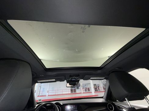 Used 2023 Alfa Romeo Stelvio Ti image 24