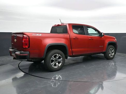 Used 2015 Chevrolet Colorado Z71 AWD/4WD image 2