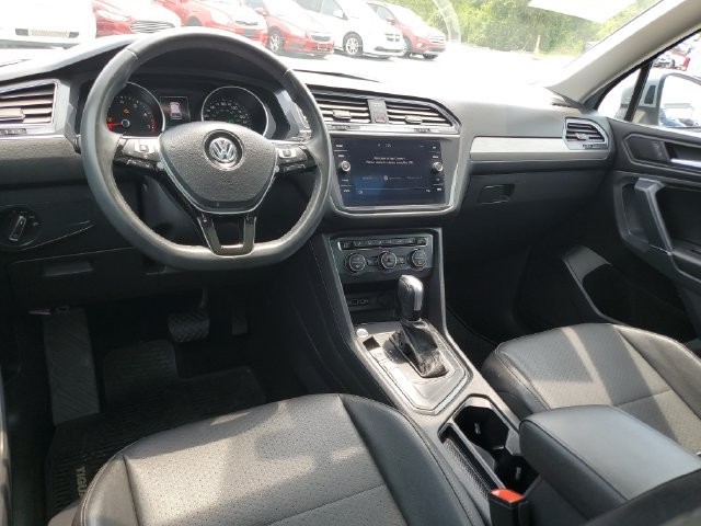 Used 2020 Volkswagen Tiguan SE w/ Panoramic Sunroof Package FWD image 10