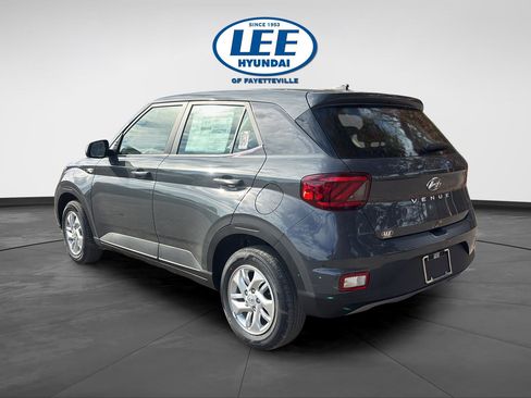 New 2026 Hyundai Venue SE image 4