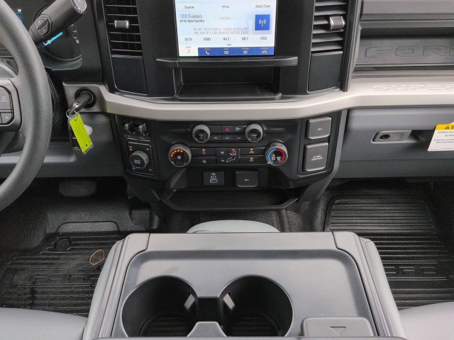 New 2026 Ford F250 XL w/ XL Chrome Package AWD/4WD image 19