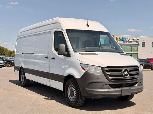 Used 2021 Mercedes-Benz Sprinter 2500 image 5