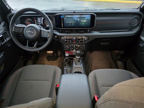 Used 2025 Jeep Gladiator Rubicon image 19