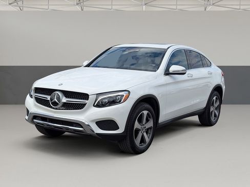 Used 2017 Mercedes-Benz GLC 300 4MATIC Coupe image 6