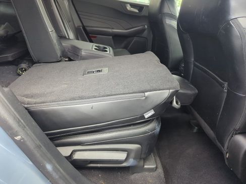 Used 2023 Ford Escape SE FWD image 25