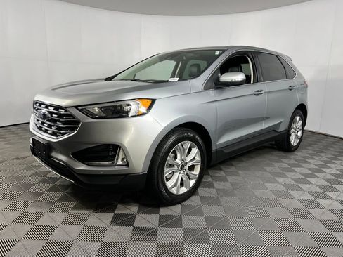 Used 2024 Ford Edge Titanium image 3