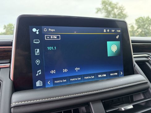 Used 2022 Chevrolet Suburban Premier AWD/4WD image 18