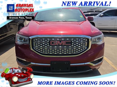 Used 2019 GMC Acadia Denali w/ Technology Package FWD image 2