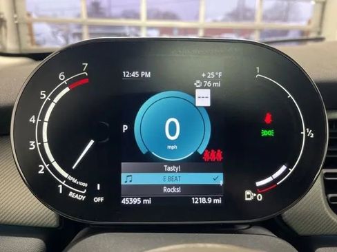 Used 2022 MINI Cooper 4-Door Hardtop image 19